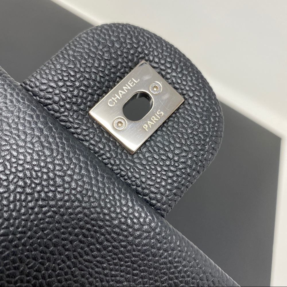 Chanel Easy Flap Medium Shoulder Bag - Picture 11 of 16